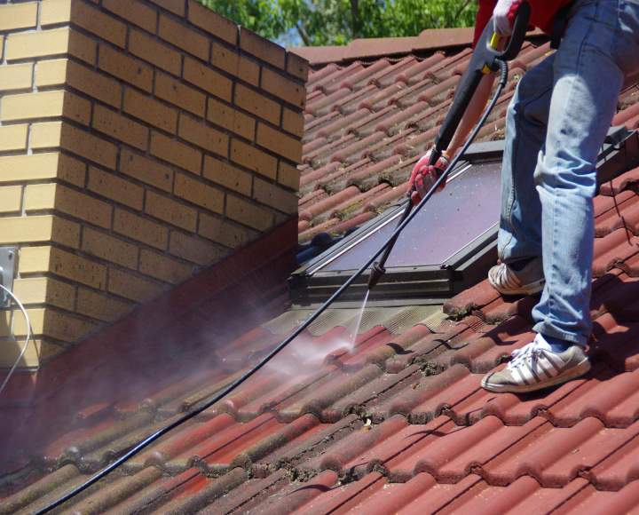 Démoussage de toiture Argenteuil
